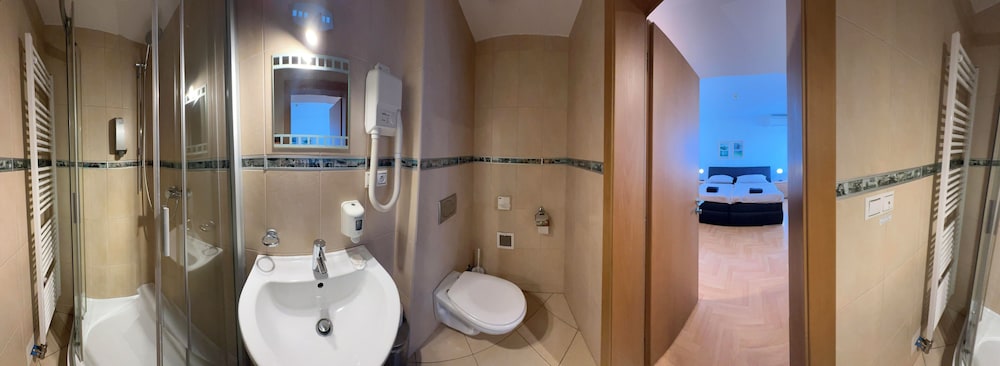Garni Hotel Muza 49/50