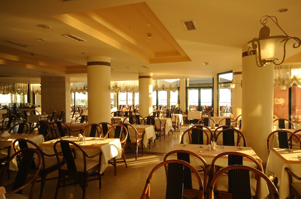 Aska Just In Beach Hotel 27/44