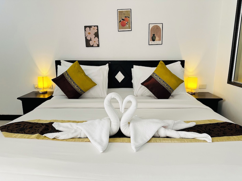 Hotel Baya Patong Beach 26/65