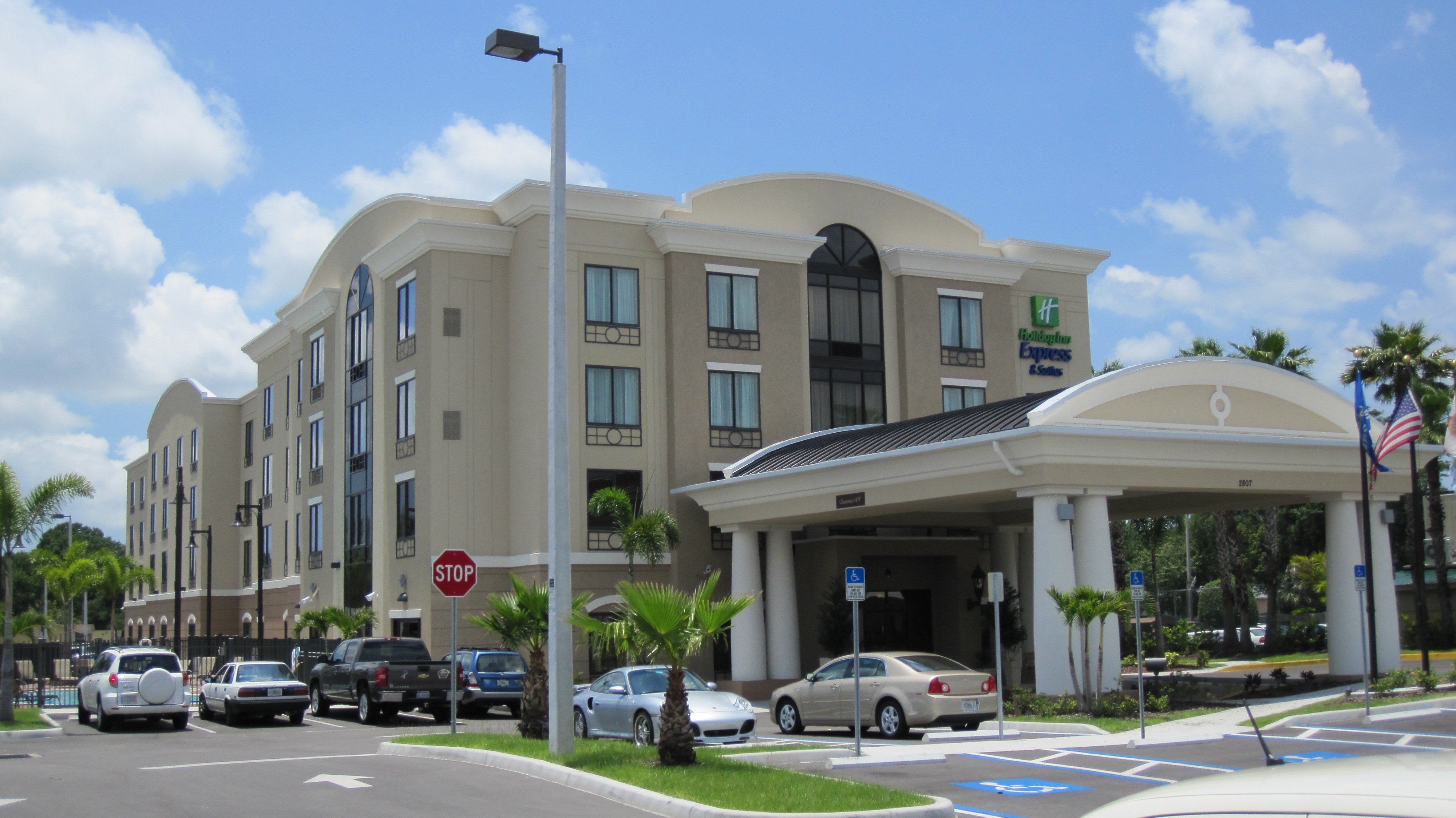 Holiday Inn Express Hotel Suites Tampa Usf Busch Gardens 67/70