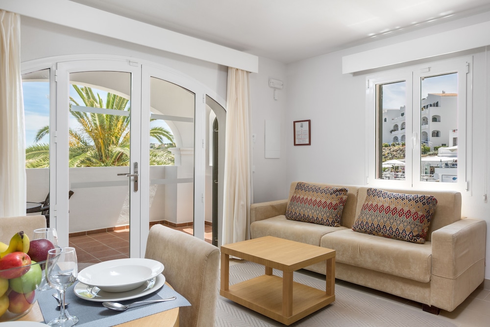 White Sands Beach Club 13/49