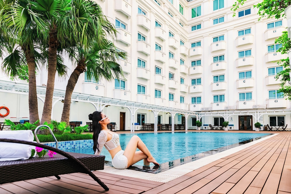 Pearl River Hotel 24/50