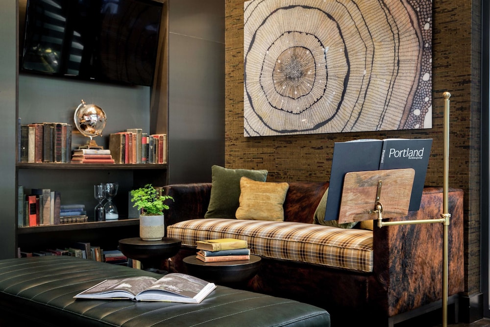 The Porter Portland Curio Collection By Hilton 58/67