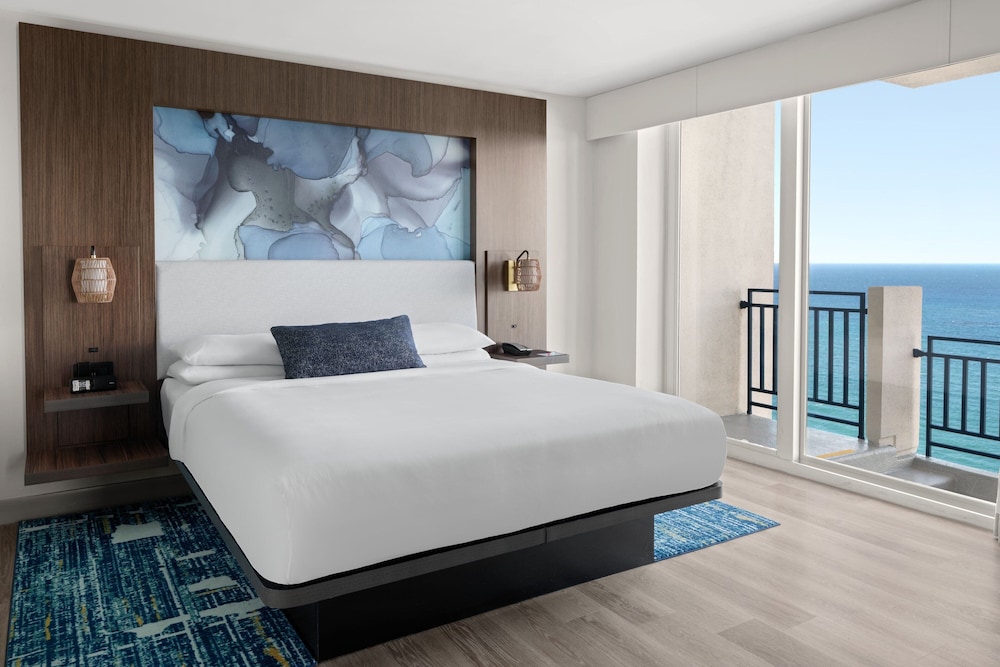 ROOM, KING BED, OCEAN FRONT