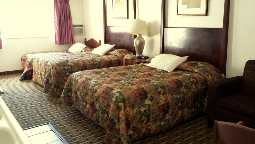 Executive Inn & Suites 16/33