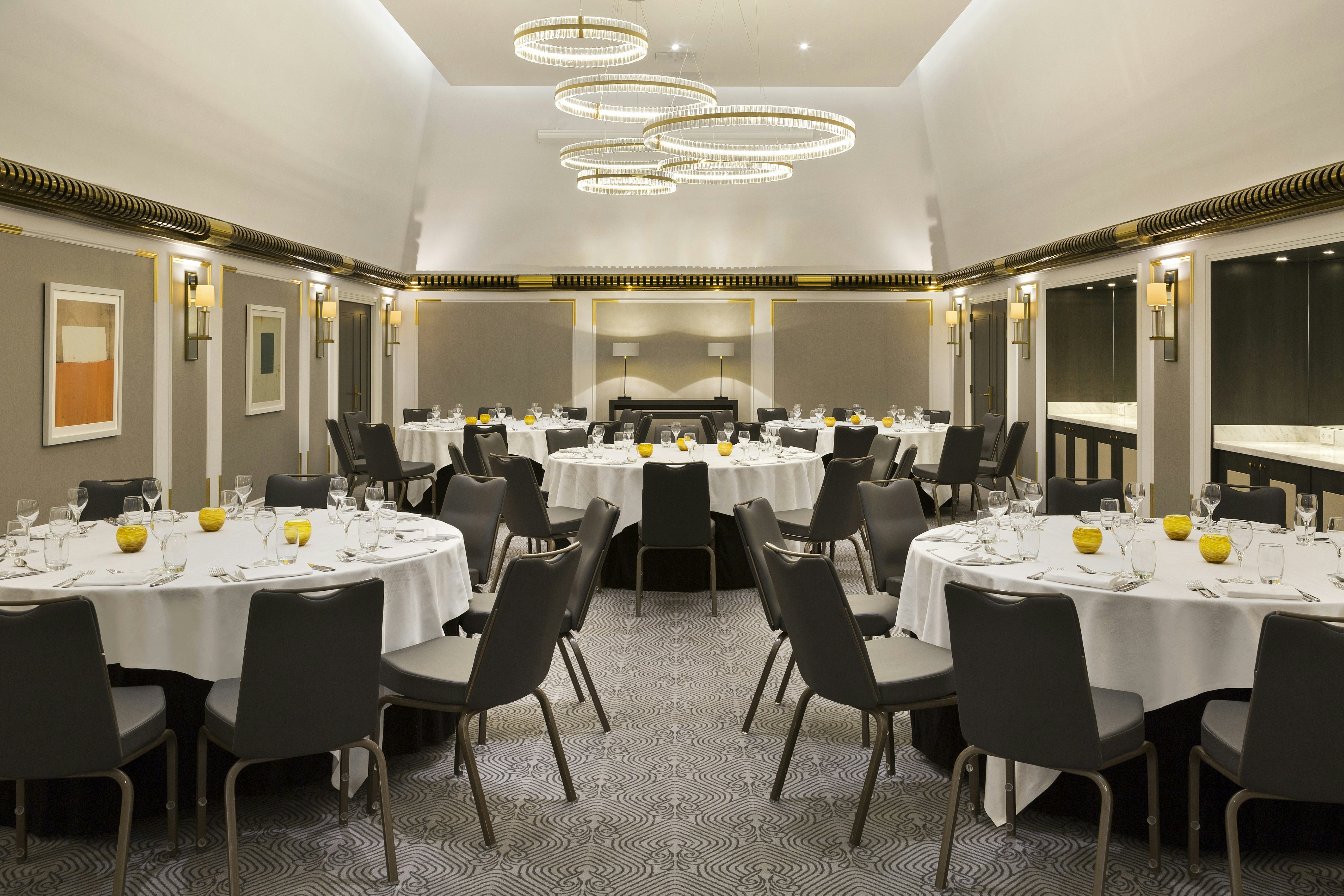 Hilton Paris Opera 74/81