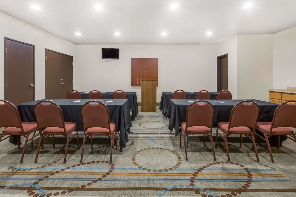 Hawthorn Suites by Wyndham Las Vegas/Henderson 22/28