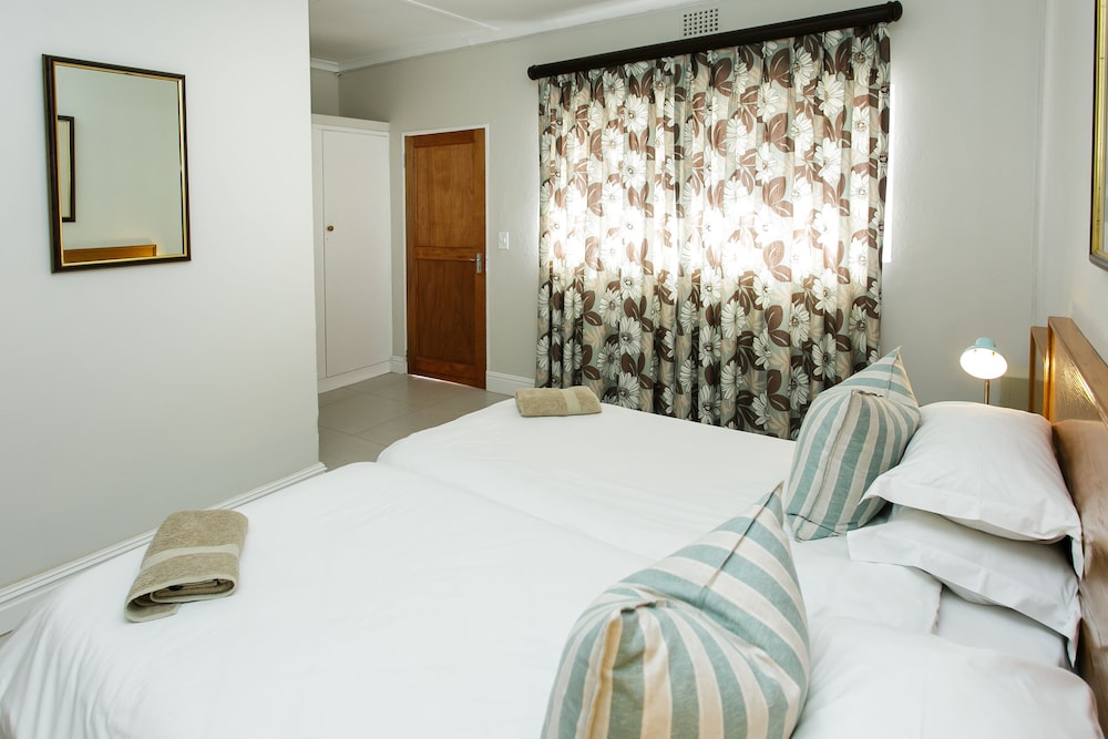 Wagon Wheel Country Lodge 25/50
