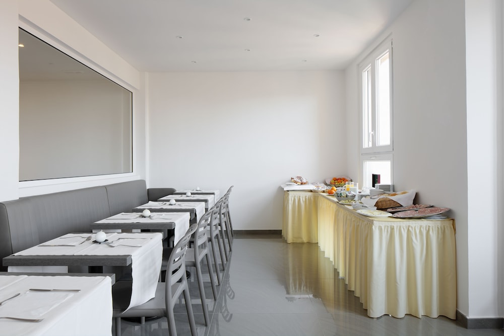 Hotel Cantoria 40/56