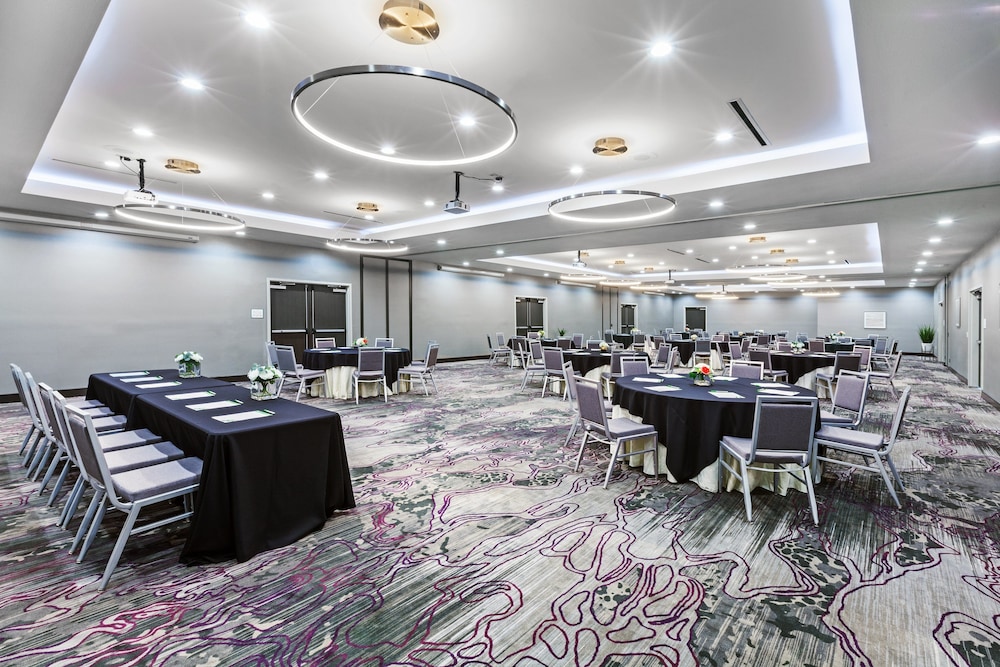 Holiday Inn Lubbock South 43/54