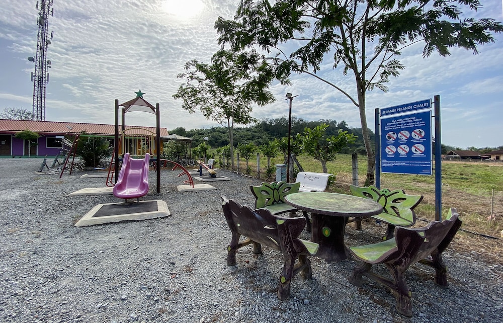 Capital O 90168 Serambi Pelangi Chalet 18/30