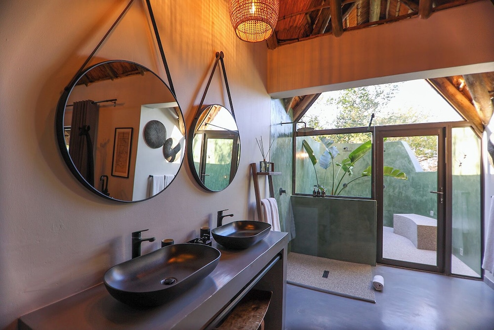 Tomo Safari Lodge 25/50