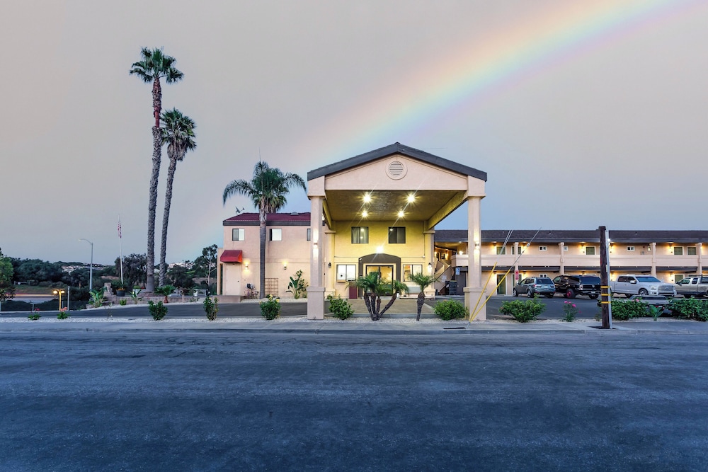 Aloha Inn 2/53