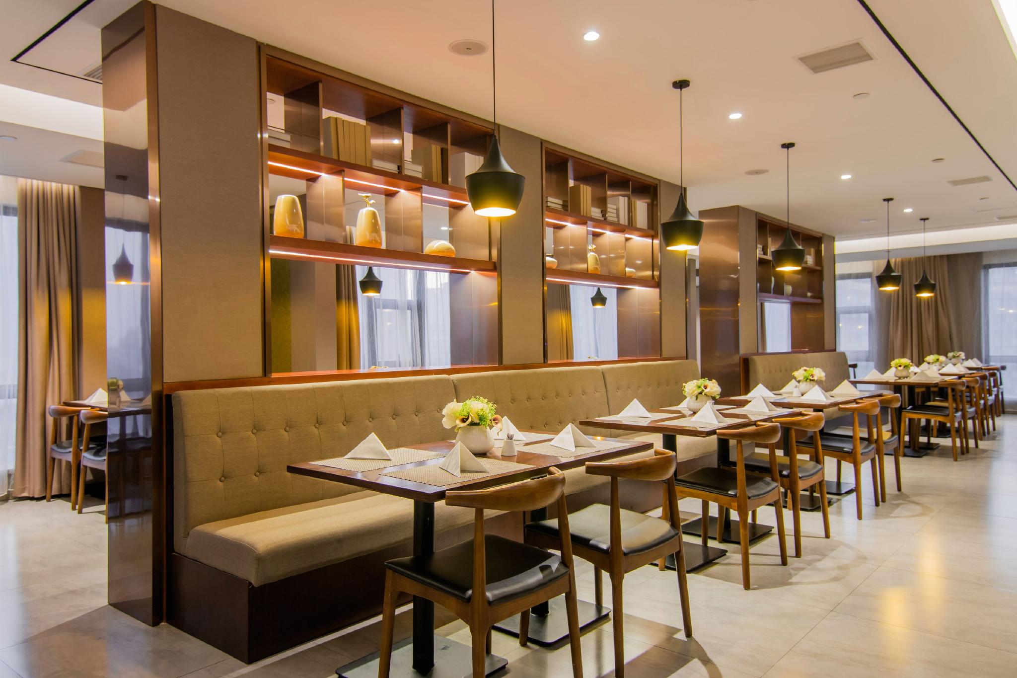 Yitel Hotel (Shanghai New International Expo Center Fangdian Road Metro Station) 16/19