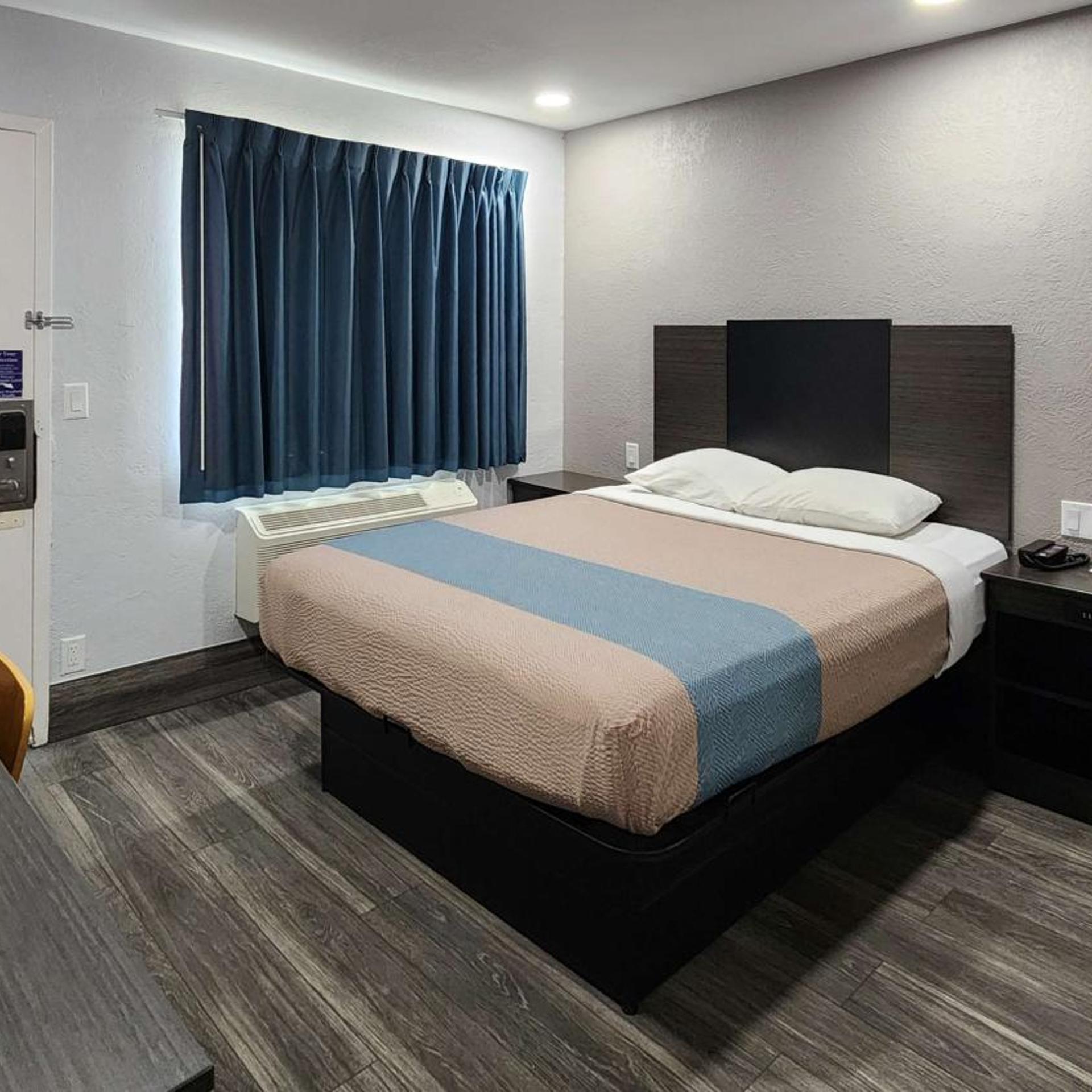 Room, King Bed, Queen Bed