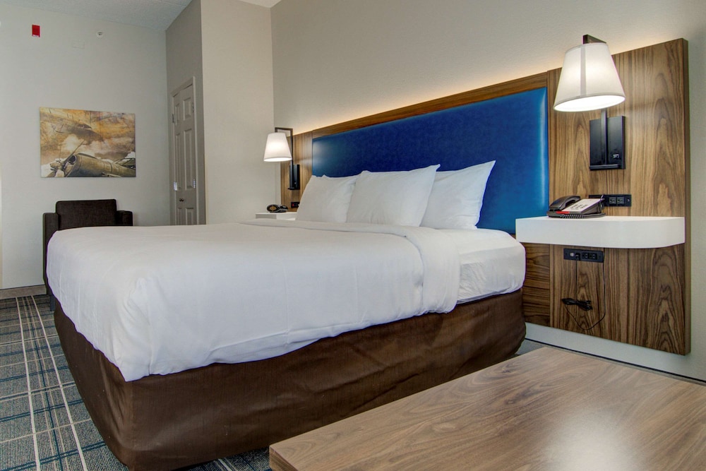 Comfort Suites Newport News Airport VA 12/46