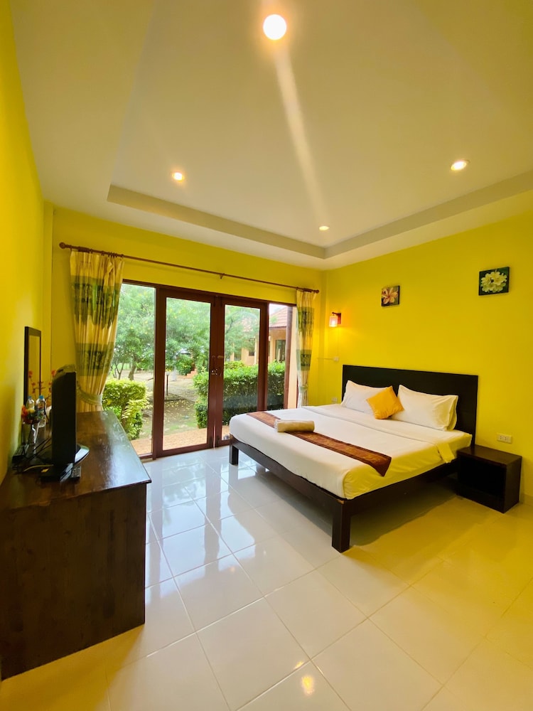 Pranmanee Beach Resort 10/50