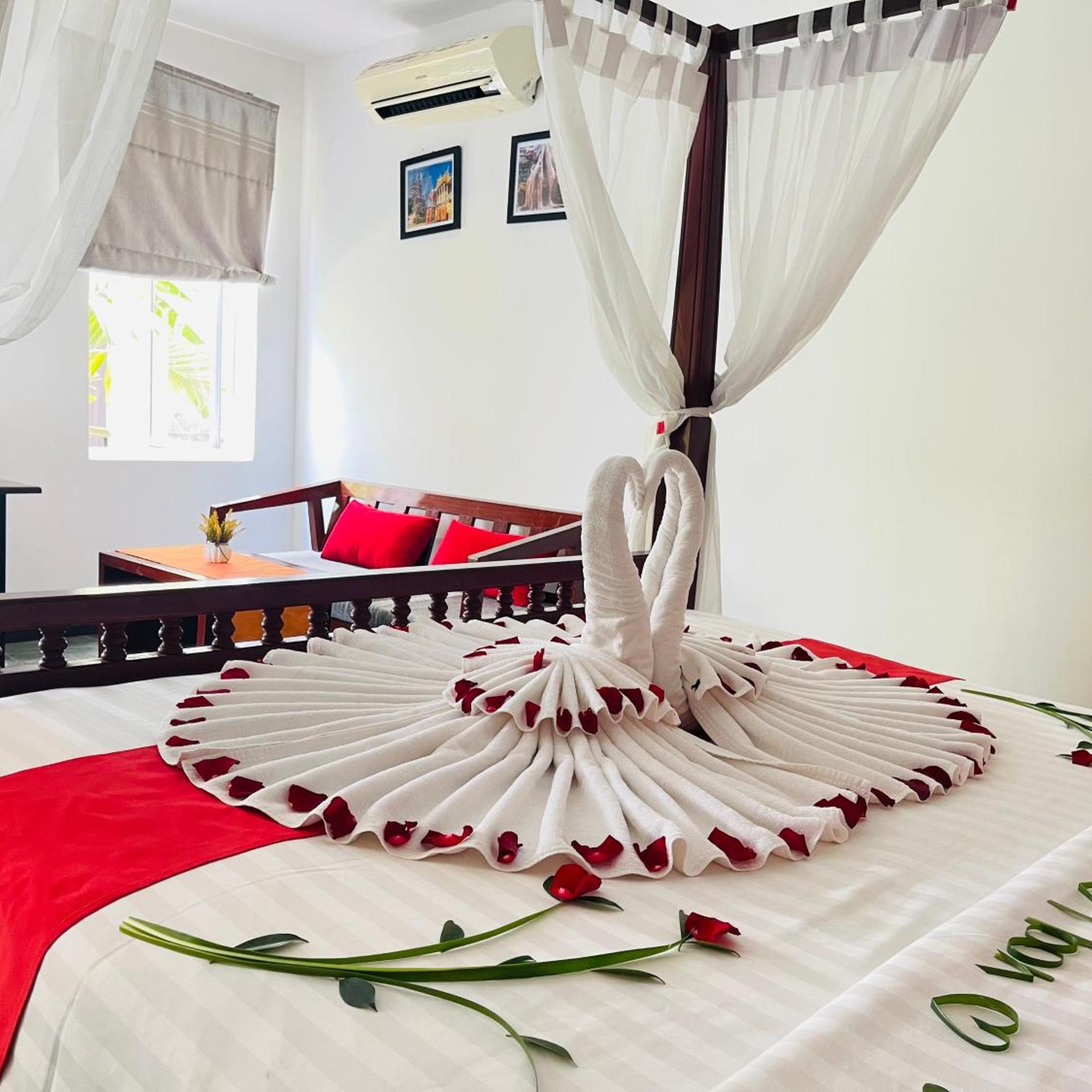 جناح شهر العسل بإطلالة على المسبح بشرفة، Boutique Indochine d Angkor 8/10