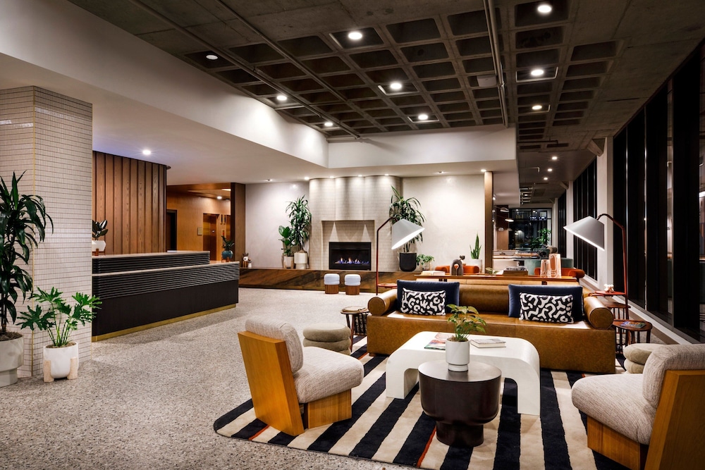 Hotel Indy, Indianapolis, a Tribute Portfolio Hotel 25/50