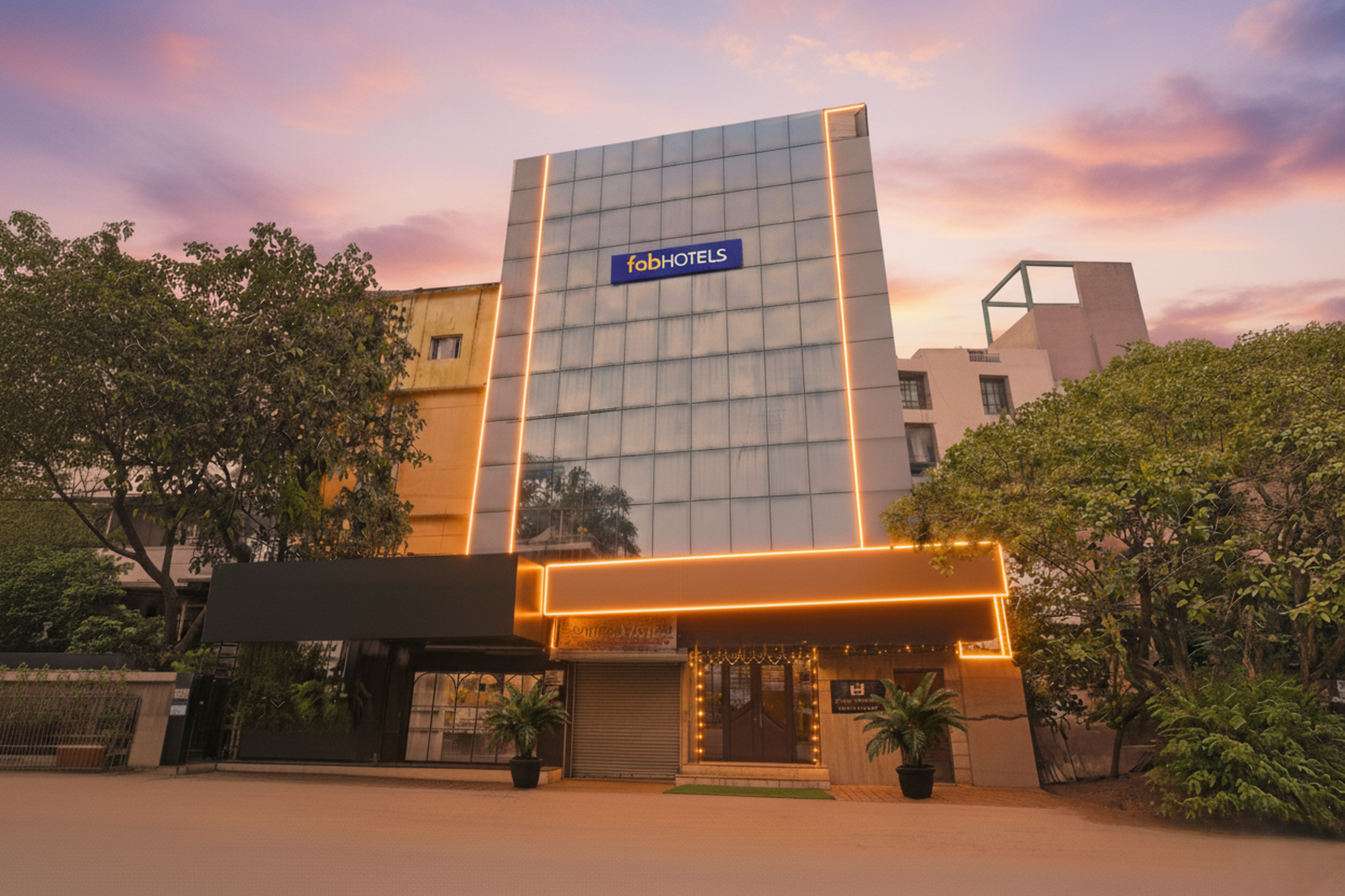 HOTEL GULSHAN INTERNATIONAL. 1/38