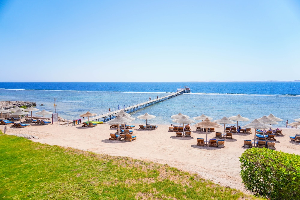 Charmillion Club Resort 42/48