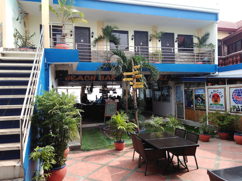 Mango's Beachfront Resort 4/69