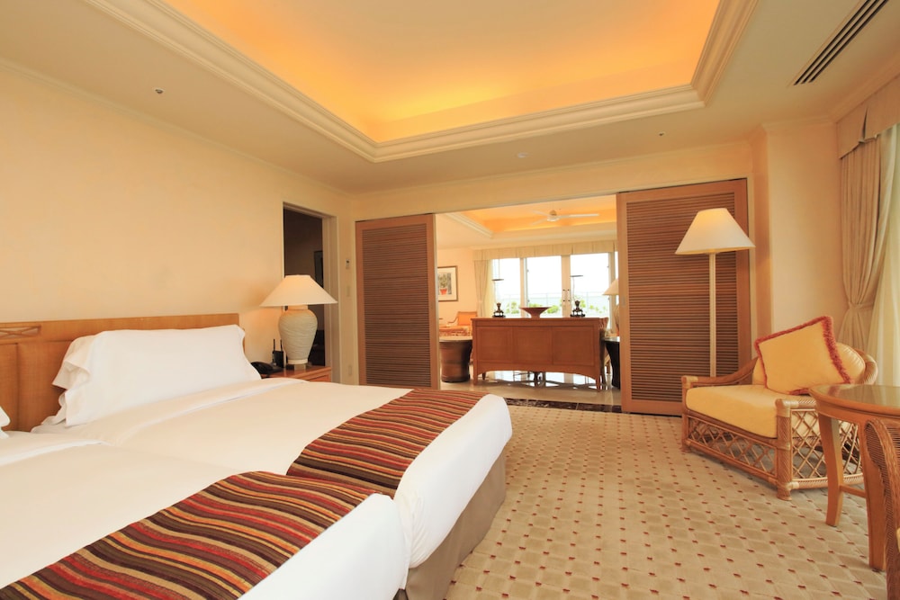 1 Bedroom, Suite, Twin Beds, Ocean Wing