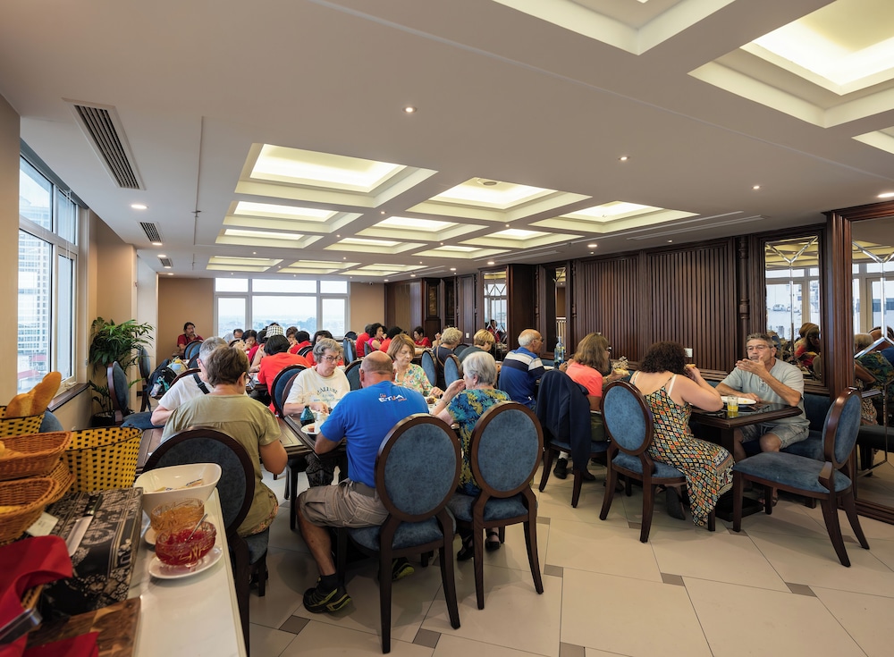 Minasi Premium Hotel 51/56