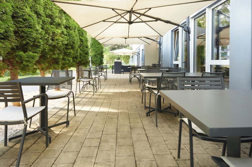 ibis Zurich Messe Airport 48/66