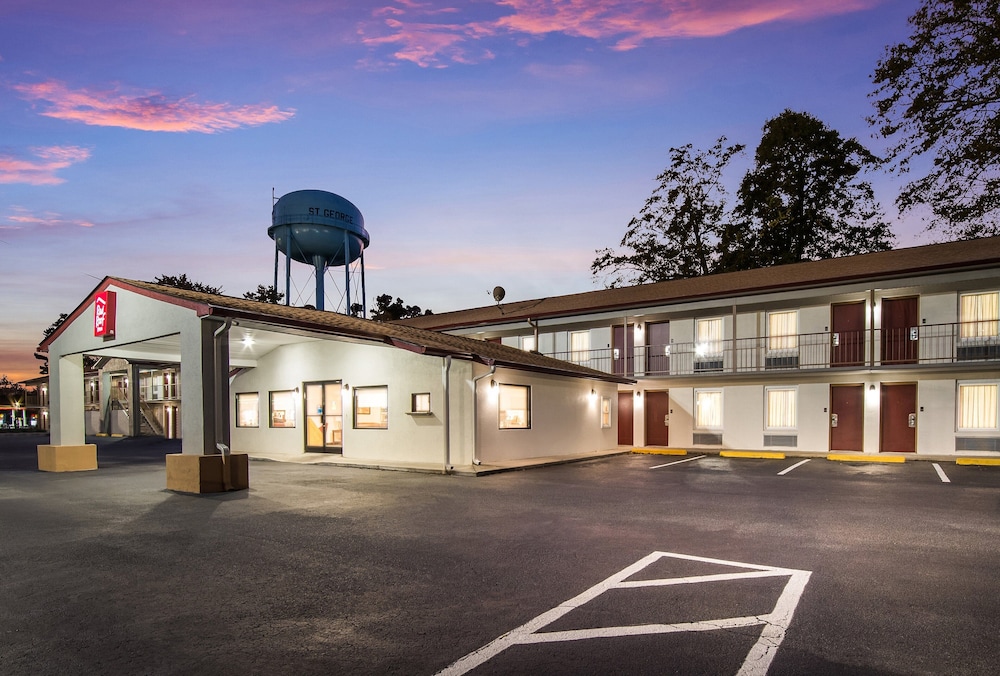 Red Roof Inn St George, SC 23/24