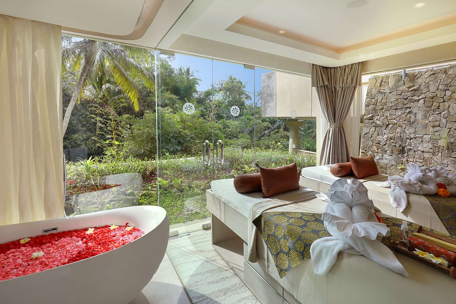 Seres Springs Resort & Spa 20/35
