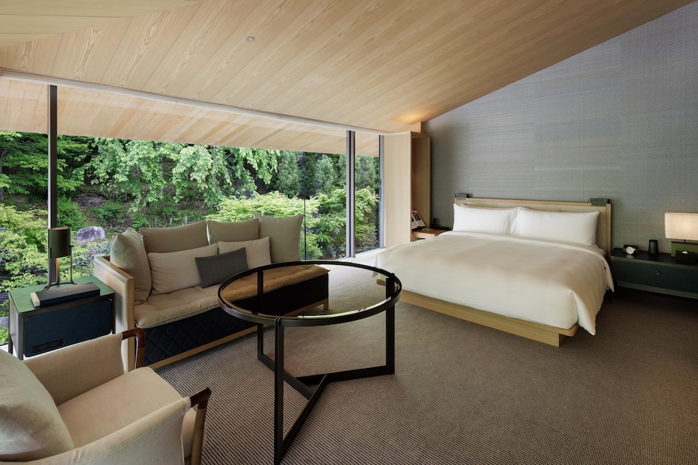 ROOM, KING BED, GARDEN VIEW