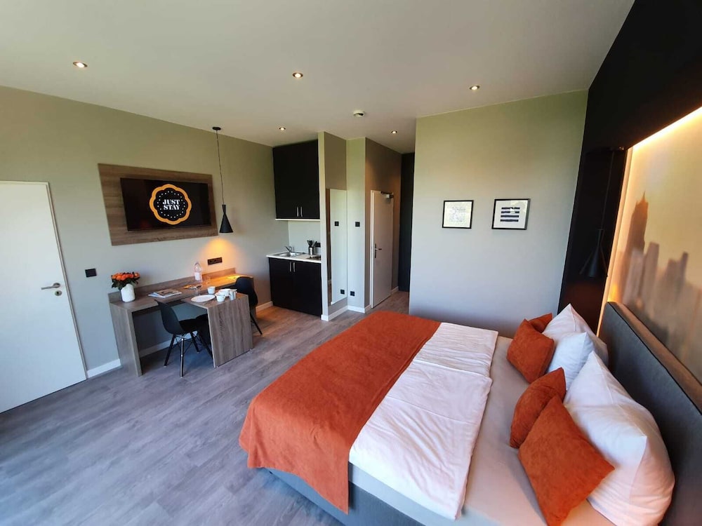 JustStay Solingen 12/50