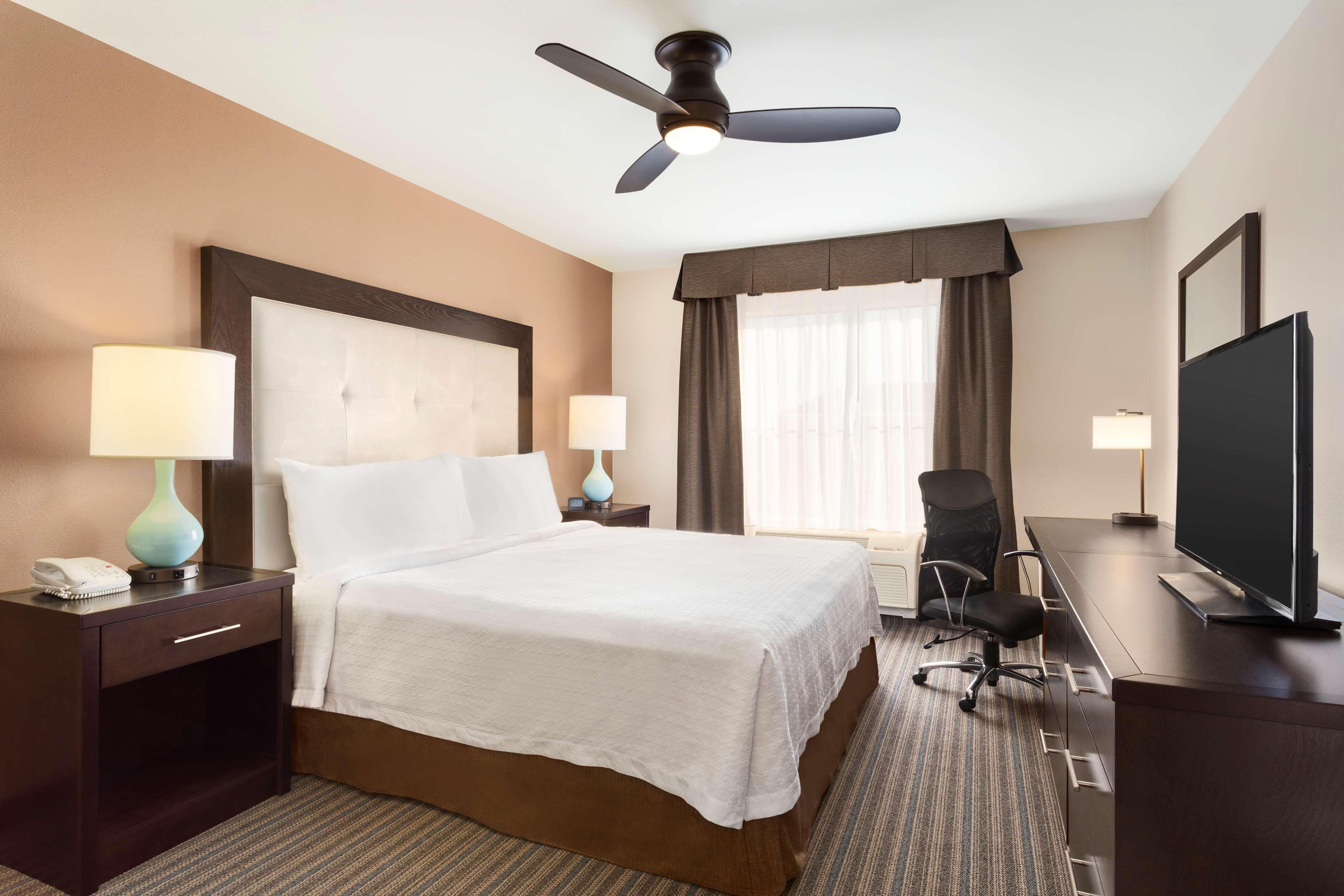 Suite, 1 King or 2 Queen Beds