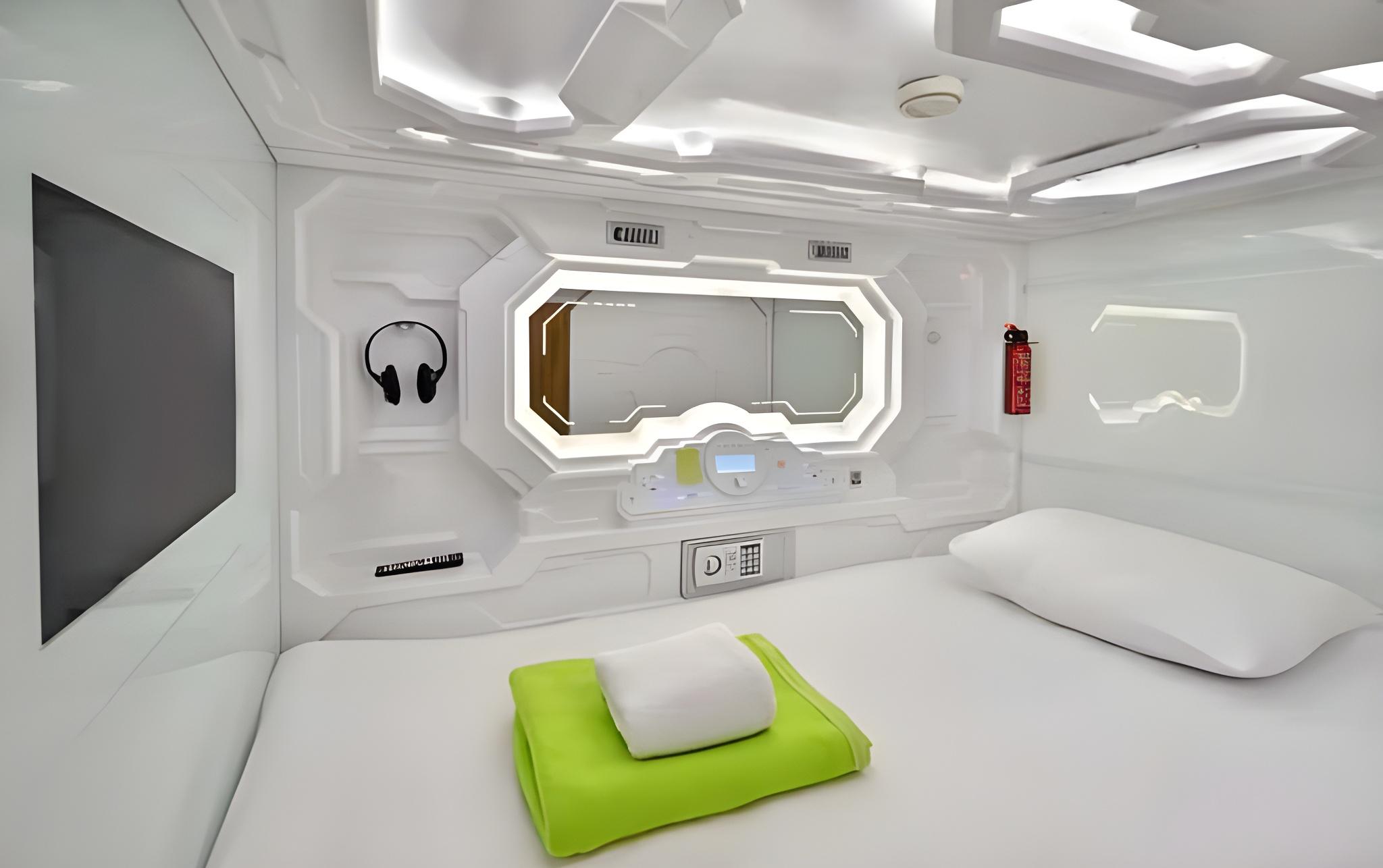 Capsule, Mixed Dorm