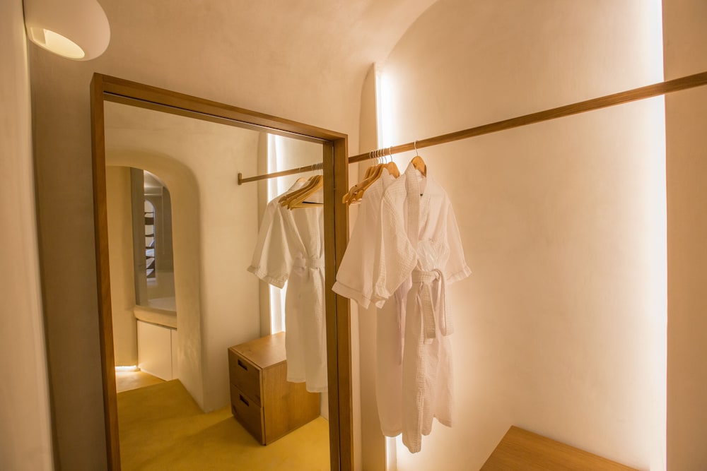 Chic Hotel Santorini 48/50