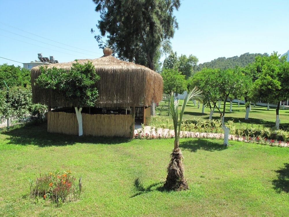 Batont Garden Resort Hotel 37/43