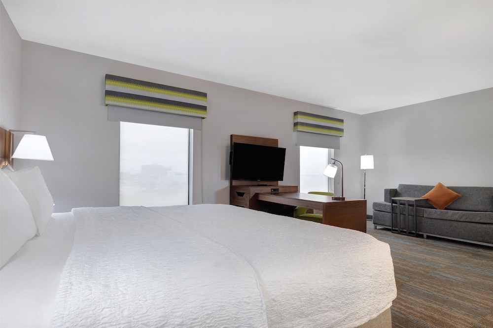 STUDIO, SUITE, KING BED, SOFA