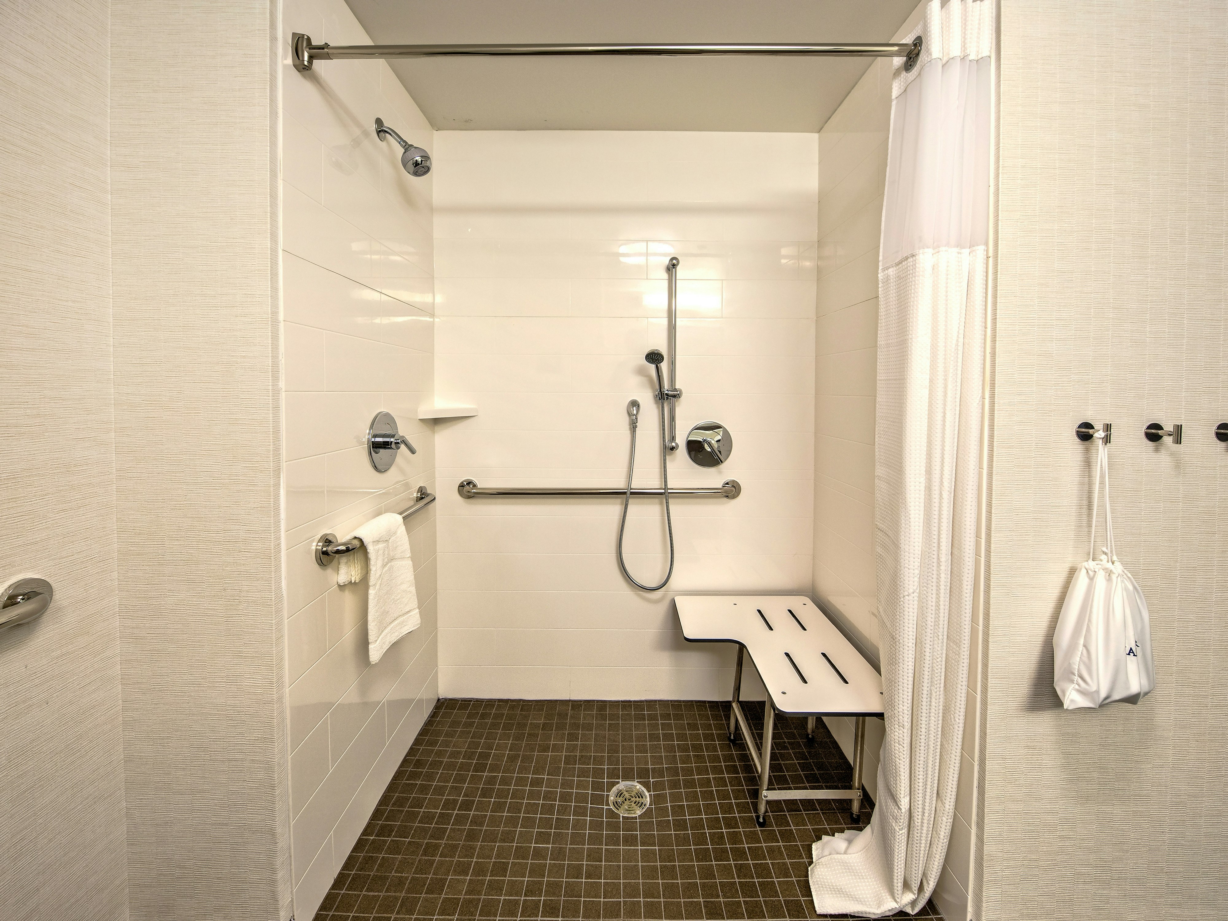 غرفة بسرير كينج لذوي الإعاقة، Hampton Inn And Suites Memphis Germantown 5/5