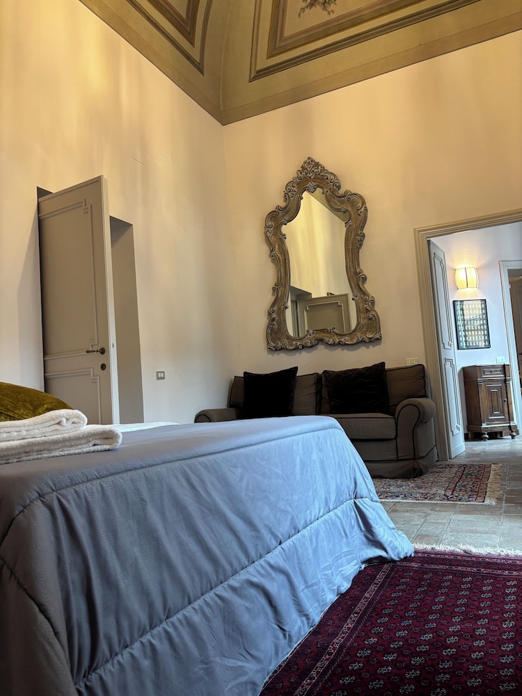 The Roman Empire Guesthouse 27/63