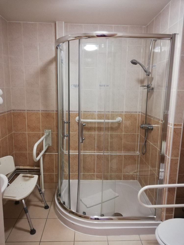 The Corn Mill Lodge Hotel 53/56