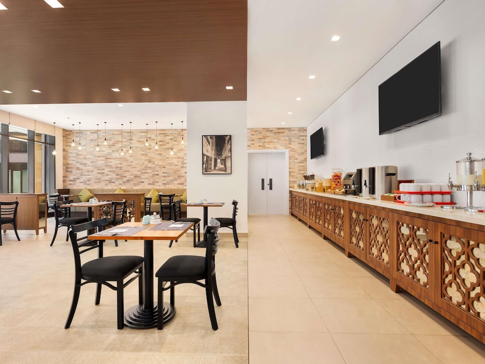 ibis Styles Dubai Gold District 35/50
