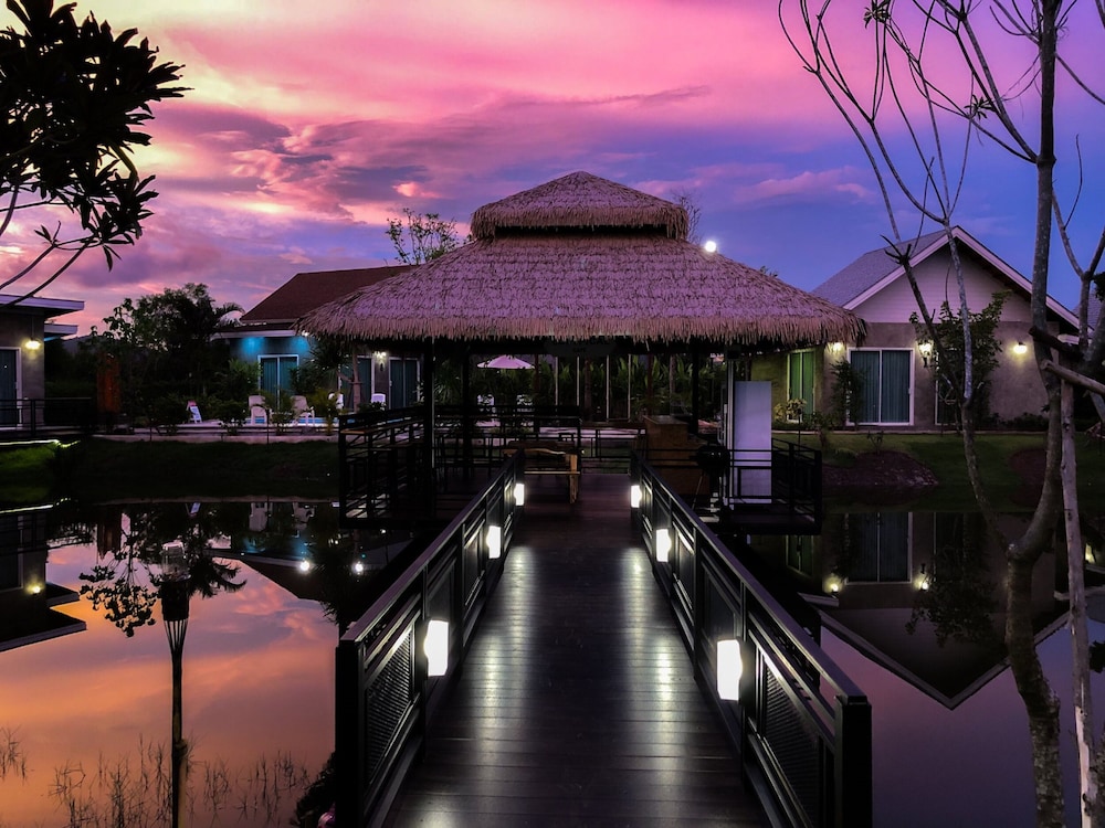 Loftpical Resort in Si Sunthon