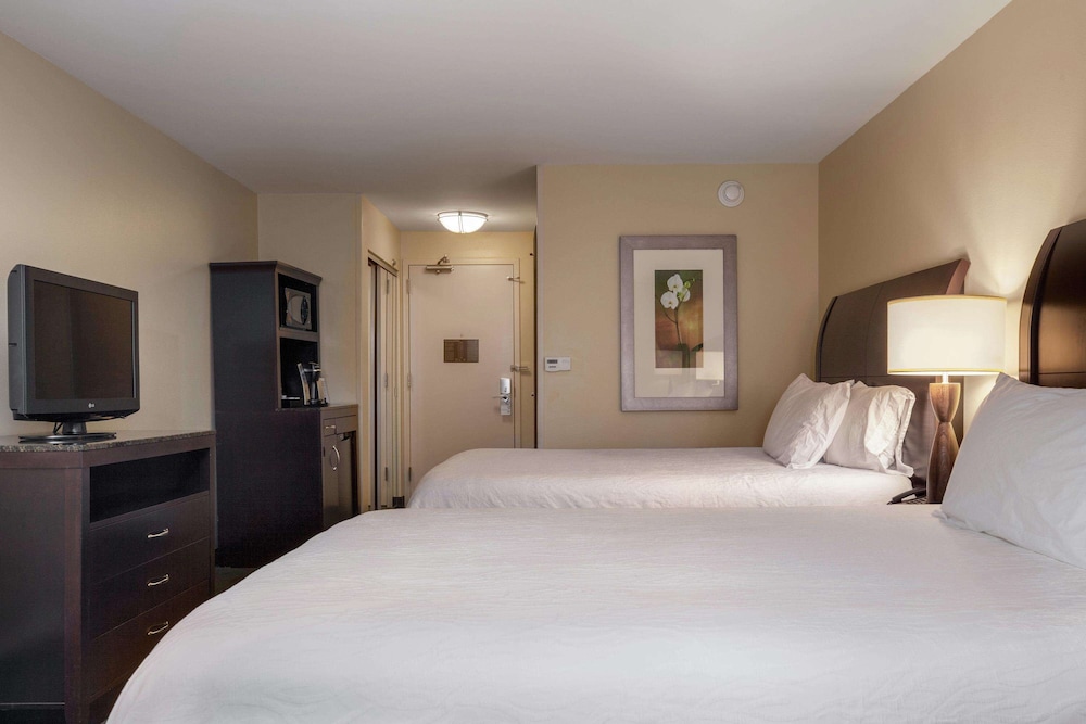 Hilton Garden Inn Fargo 20/61