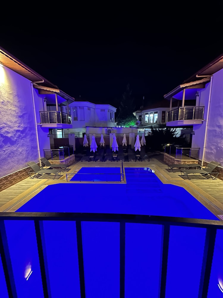 Dolphin Apart Hotel Sarigerme 65/67