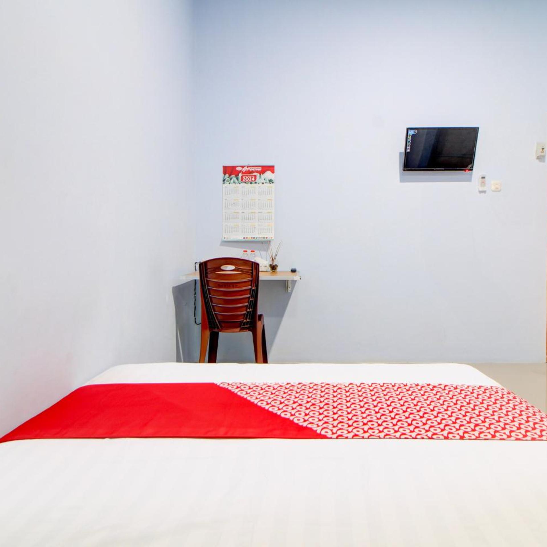 Hotel O Alun-Alun Purwokerto Near Gor Satria Purwokerto Formerly Guest House Blessing 23/32