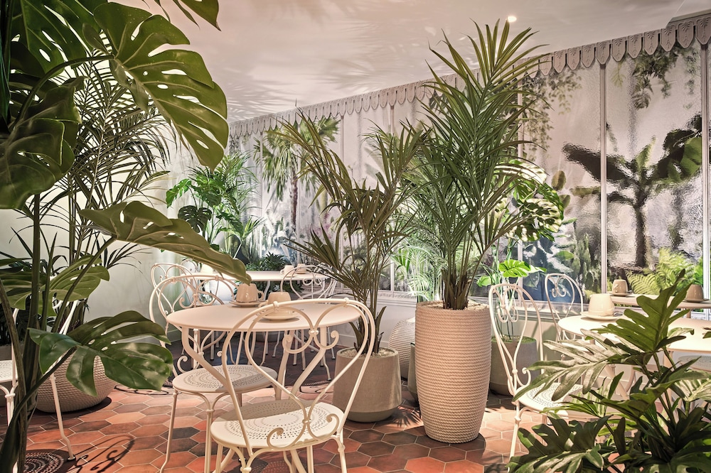 Posy Hotel by HappyCulture 79/84