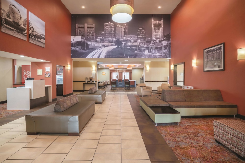 La Quinta Inn Suites Smyrna 30/45
