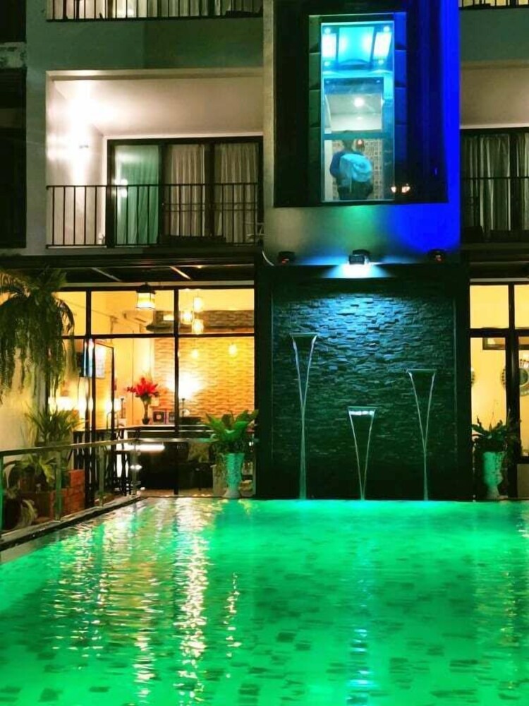 Beach Gallery House 4/56