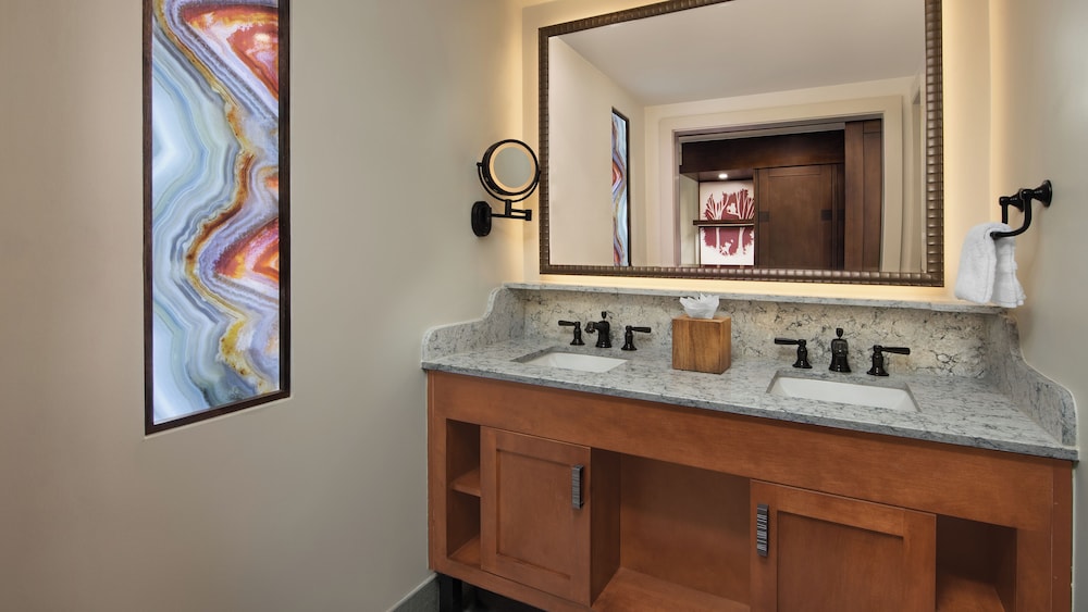 Disneys Wilderness Lodge 50/50